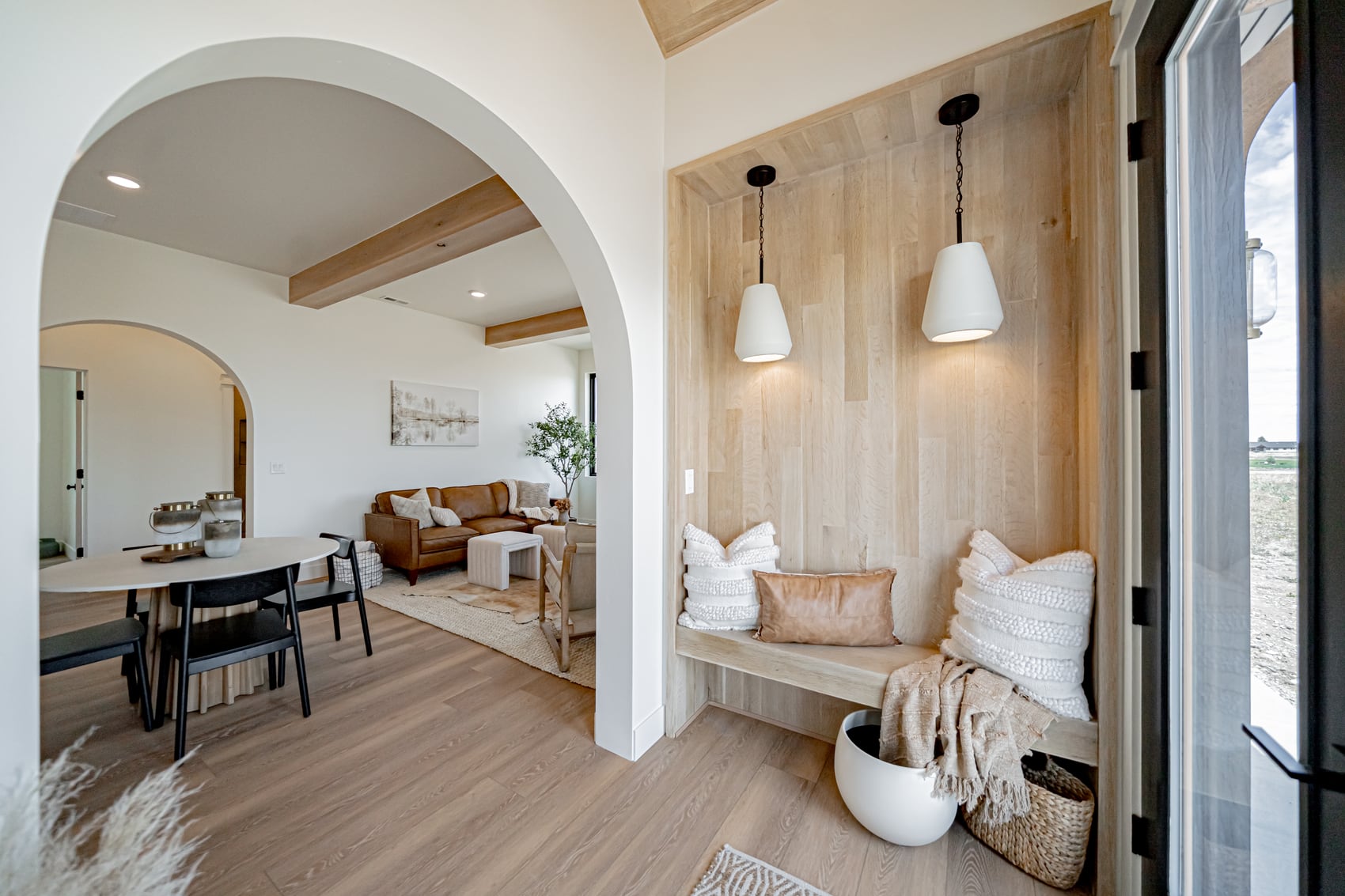 Sitting room with leather chairs